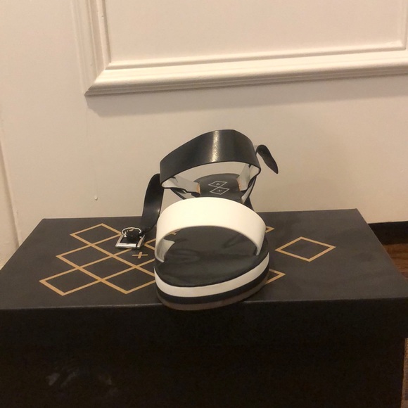 Sandals - Picture 2 of 2